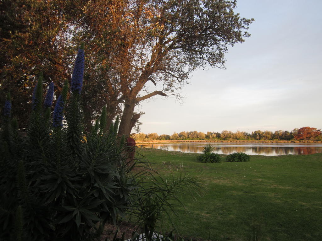 Lakes Entrance Waterfront Cottages With King Beds Exterior foto
